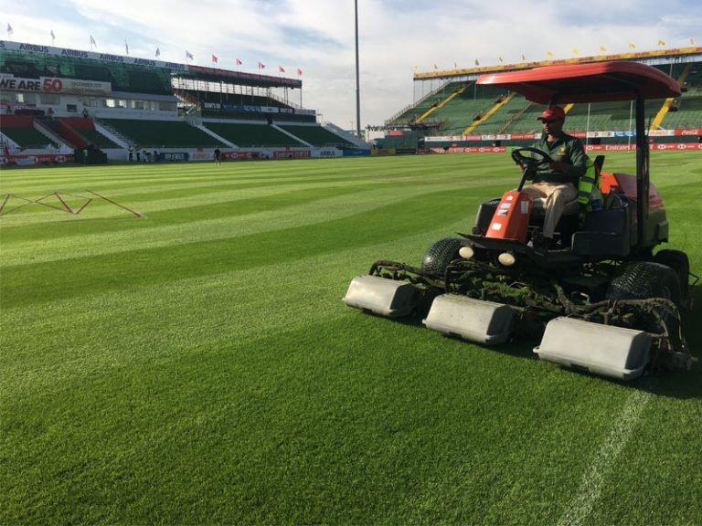Emirates rugby club pitches maintenance by desert turfcare