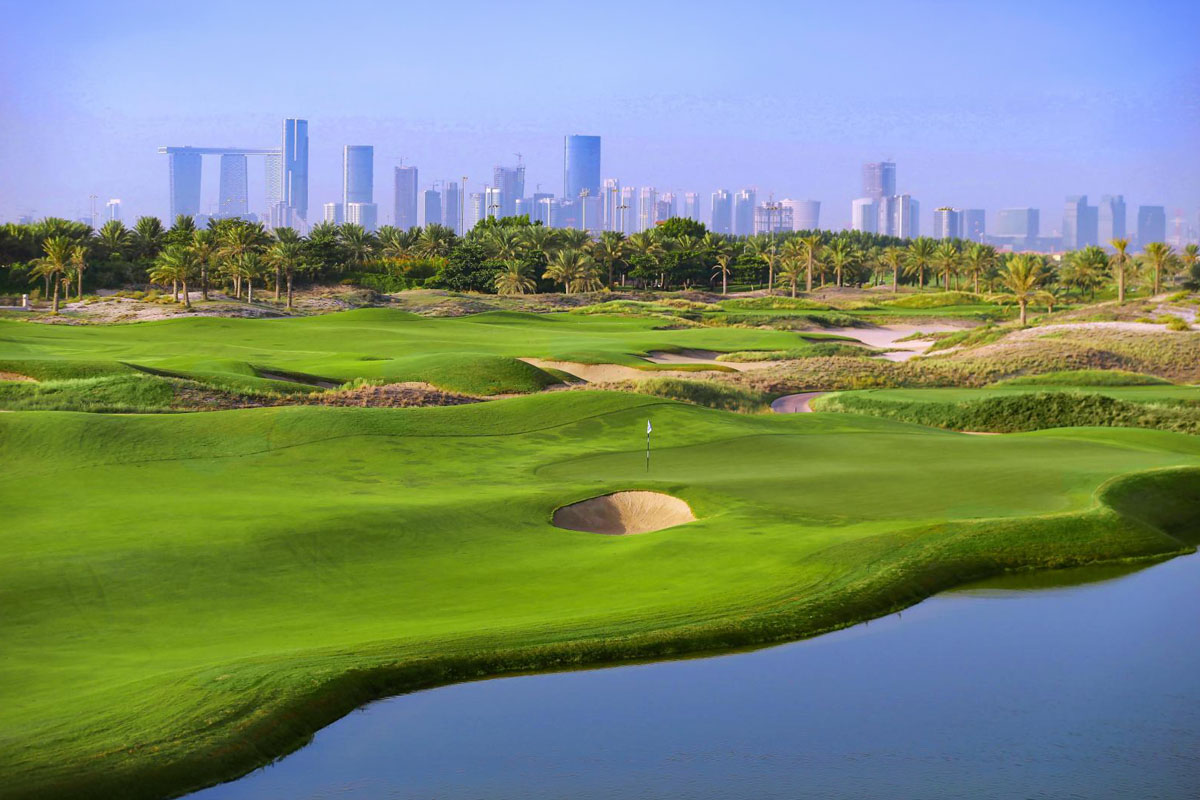 golf-course-irrigation-fairway-green